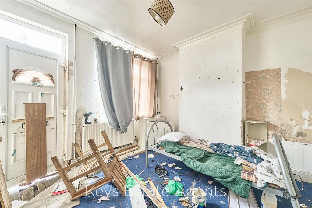 Property photo 2 of 9 Front Reception