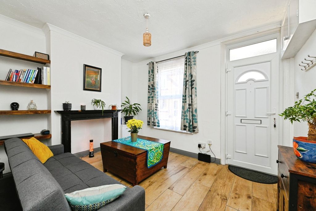 Property photo 3 of 15 Pbox-Img.Jpg