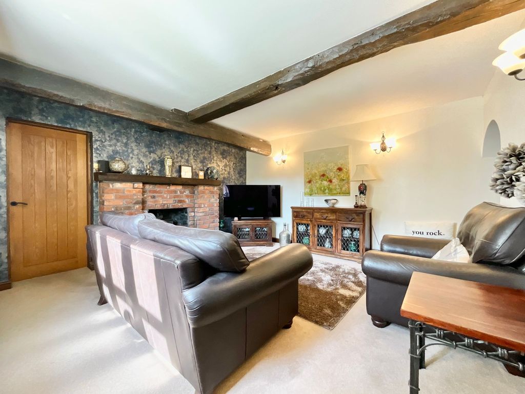 Property photo 2 of 32