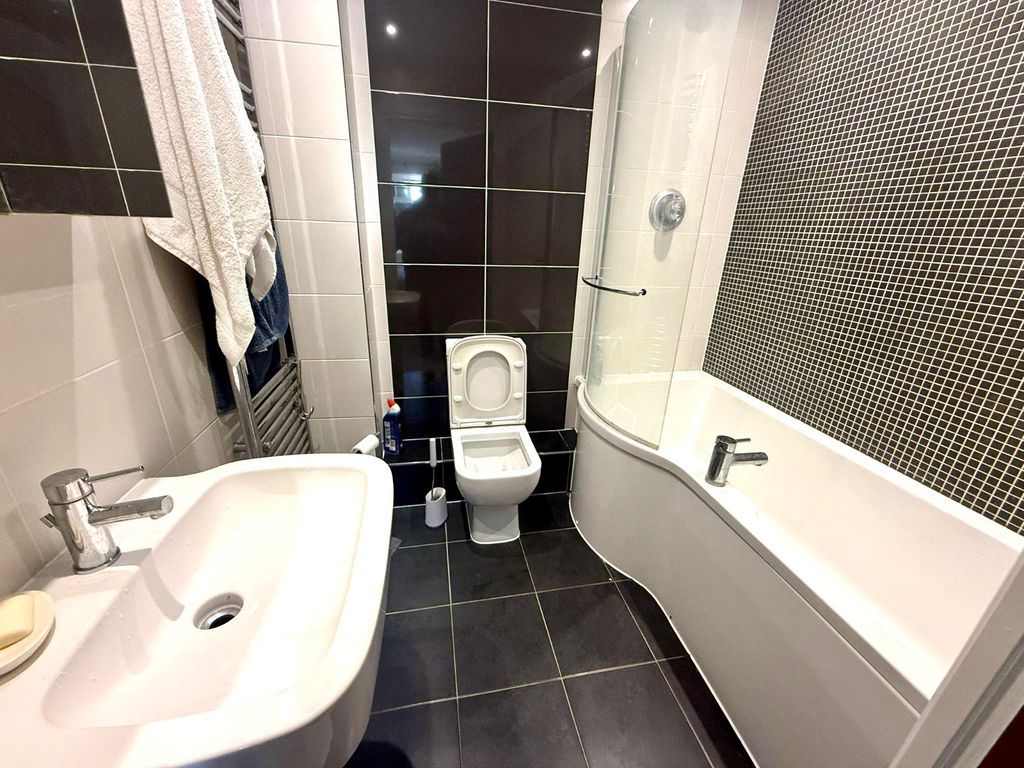Property photo 2 of 10 Photo 17