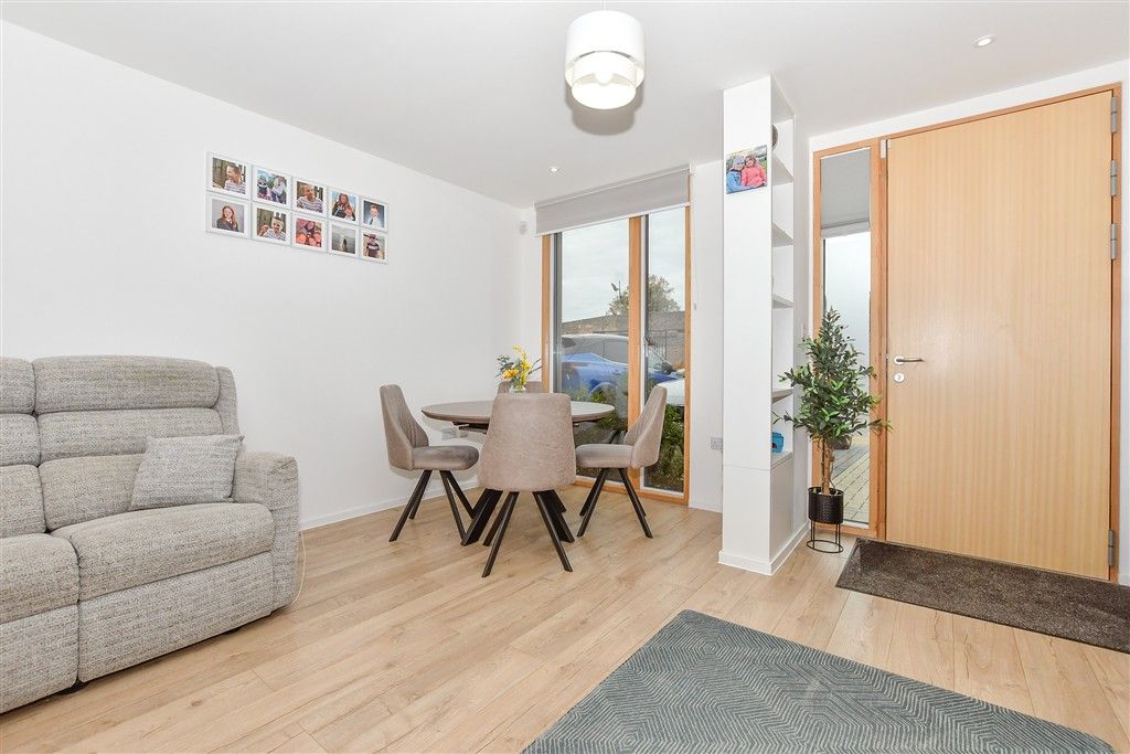 Property photo 1 of 12 Lounge/Diner