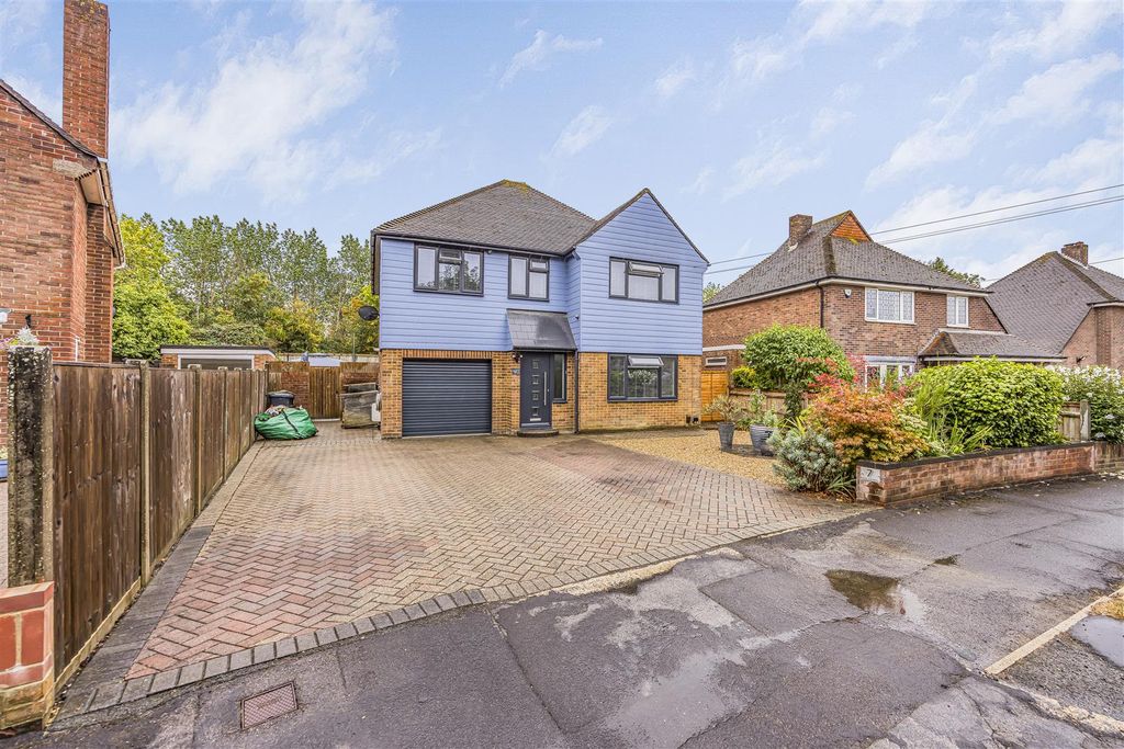 Property photo 1 of 30 7 Norris Gardens, Havant-Porticomarketing-Soldby-4