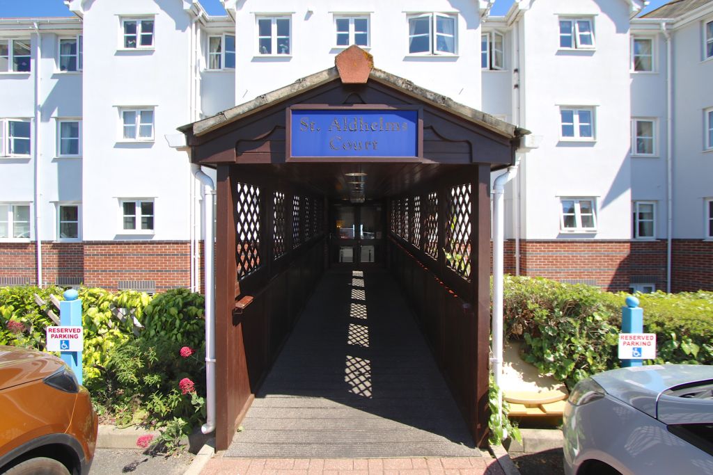 Property photo 2 of 14 Entrance