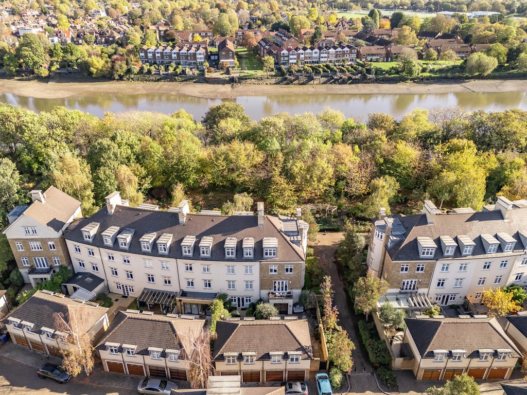 Property photo 2 of 20 Exterior