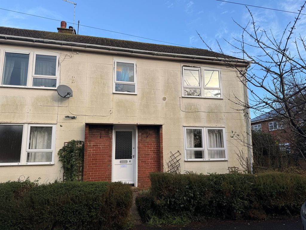 Property photo 1 of 8