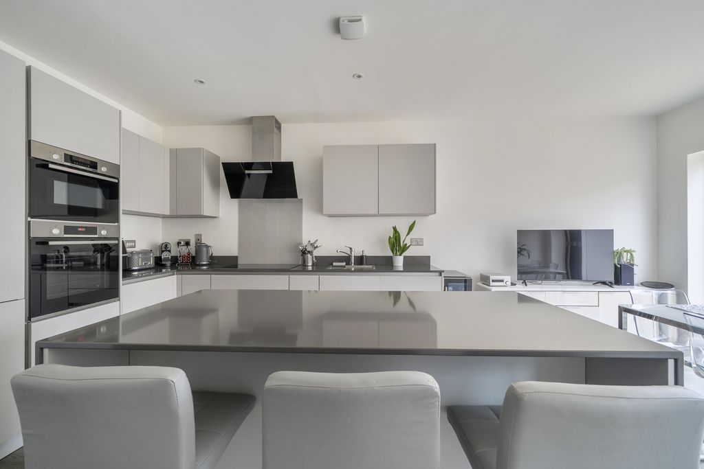 Property photo 3 of 21 150037210