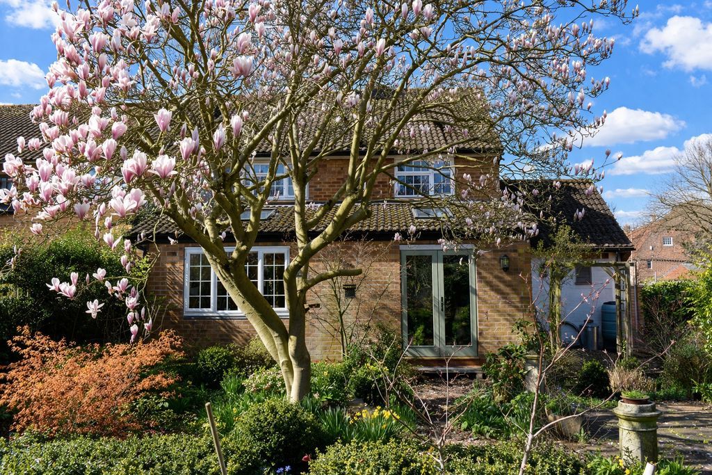 Property photo 2 of 15 Photo 21