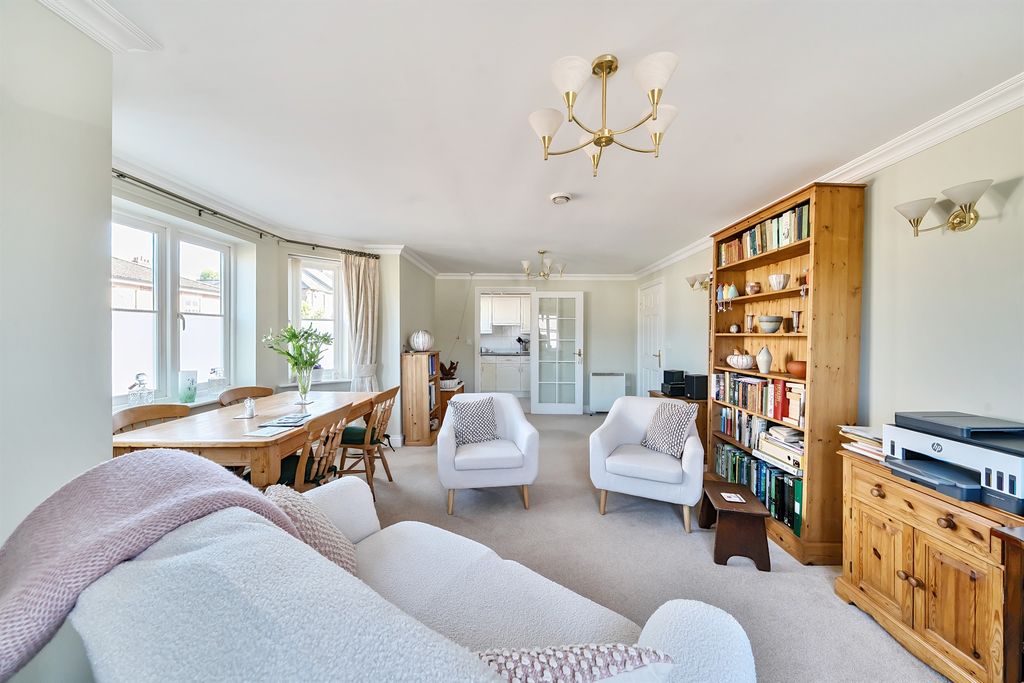 Property photo 3 of 11