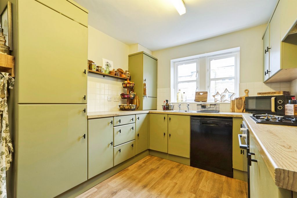 Property photo 3 of 17