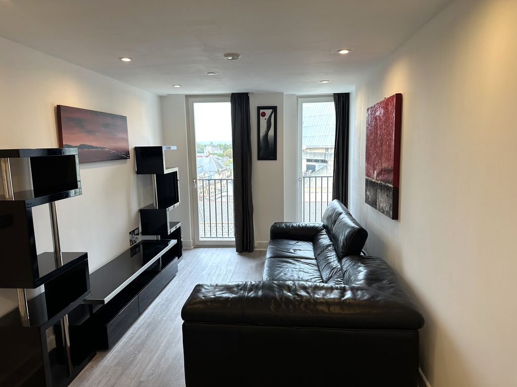 Property photo 1 of 12 Living Room