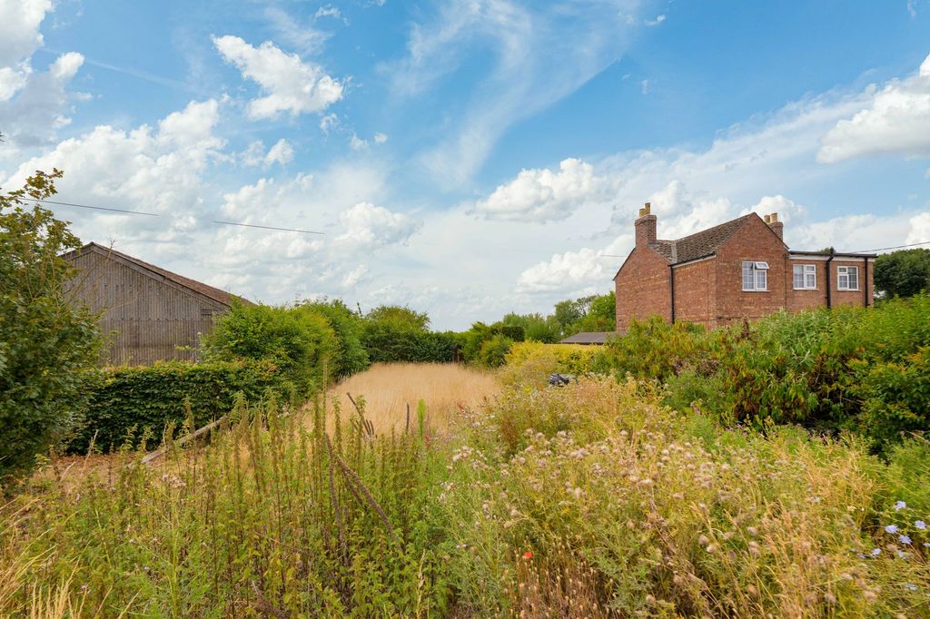 Property photo 3 of 7