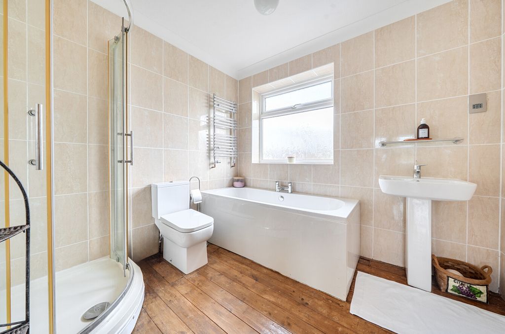 Property photo 3 of 38 Bathroom