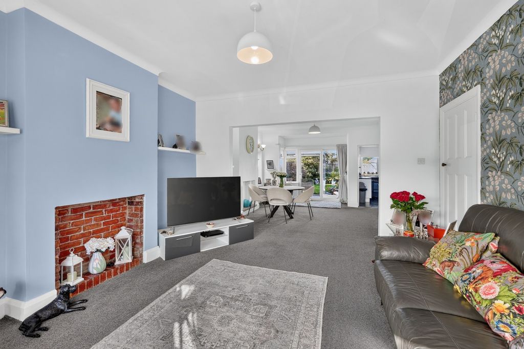 Property photo 3 of 19