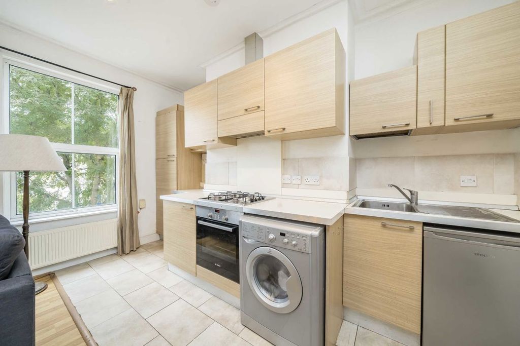 Property photo 3 of 6