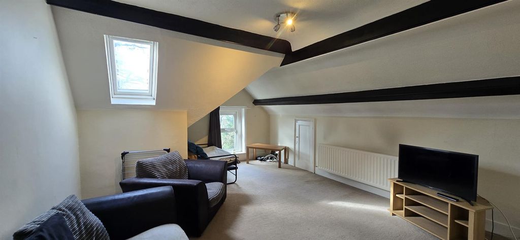 Property photo 2 of 9 Living Room