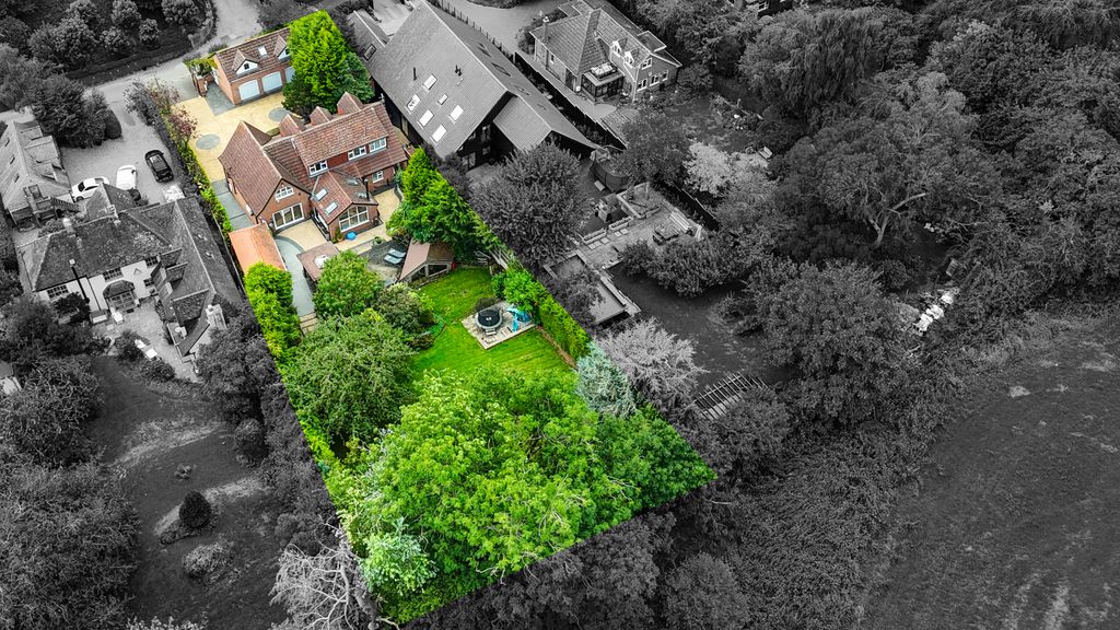 Property photo 2 of 47