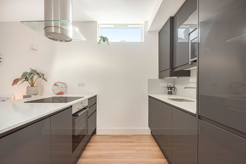 Property photo 2 of 14 Picture No. 33