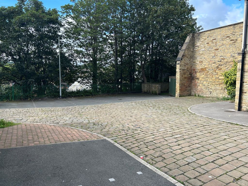 Property photo 2 of 4