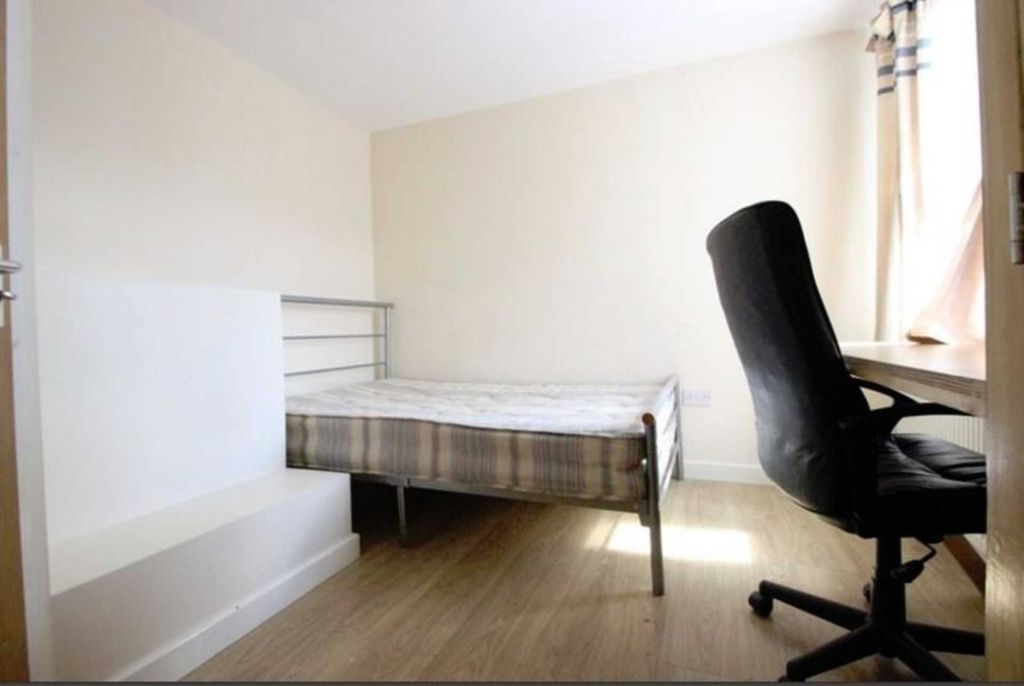 Property photo 3 of 5