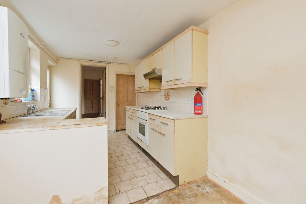 Property photo 2 of 16 Kitchen