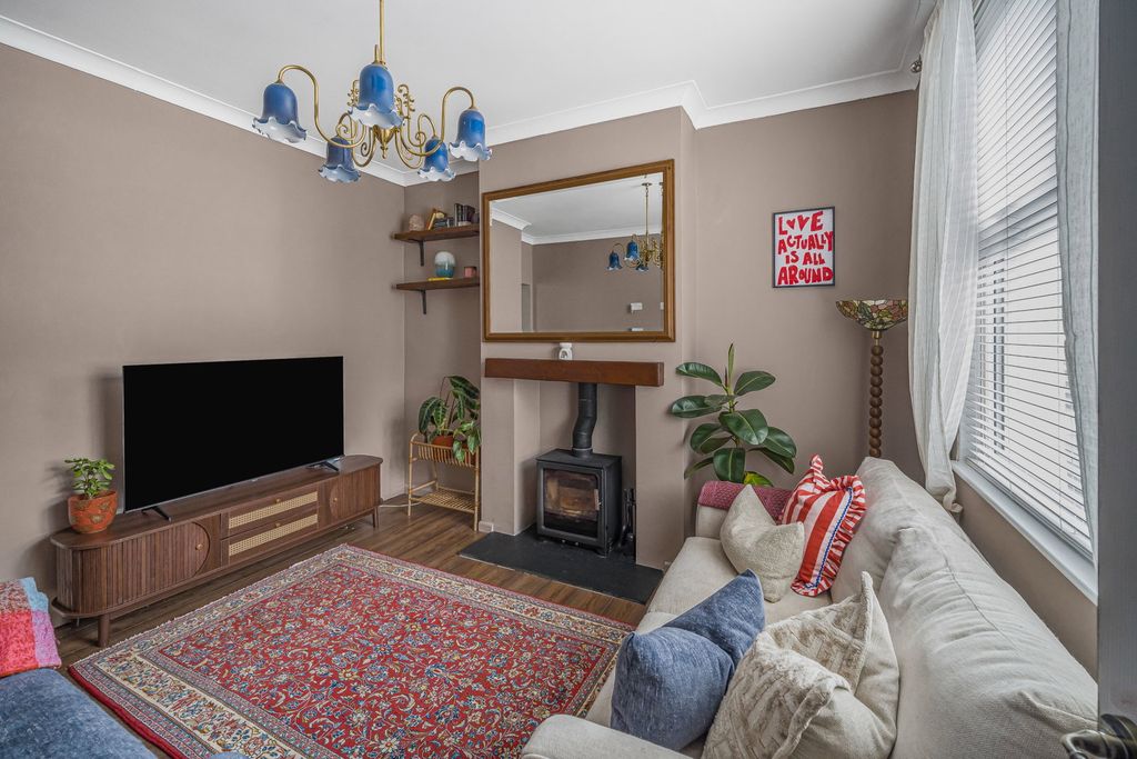 Property photo 2 of 36