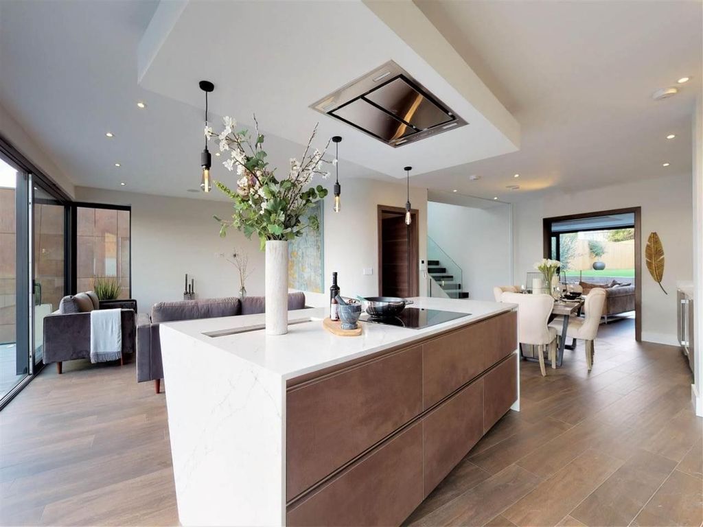 Property photo 3 of 18 Videre - Kitchen