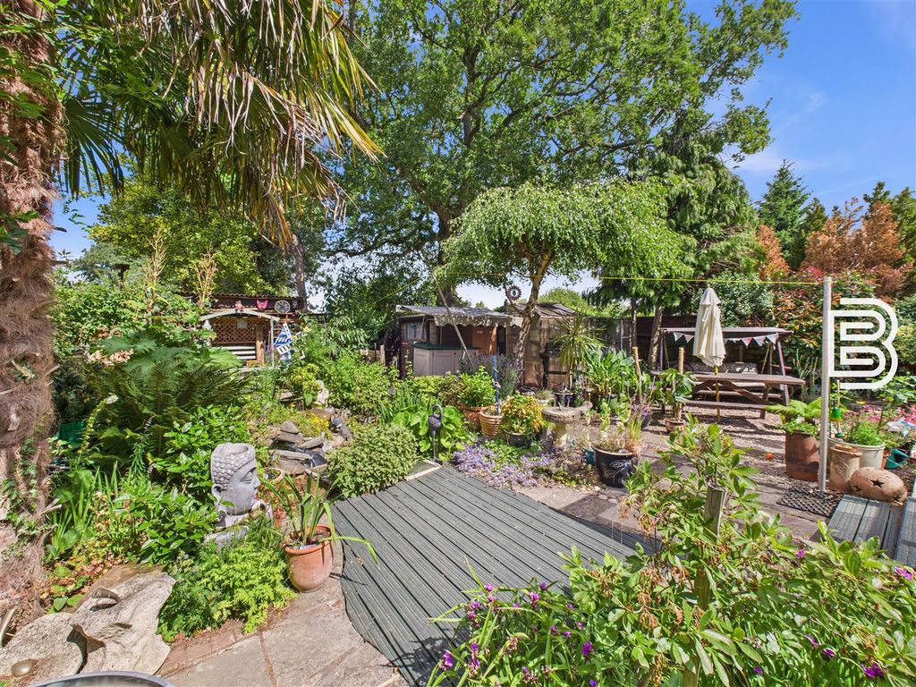 Property photo 2 of 19 Garden (2).Jpg