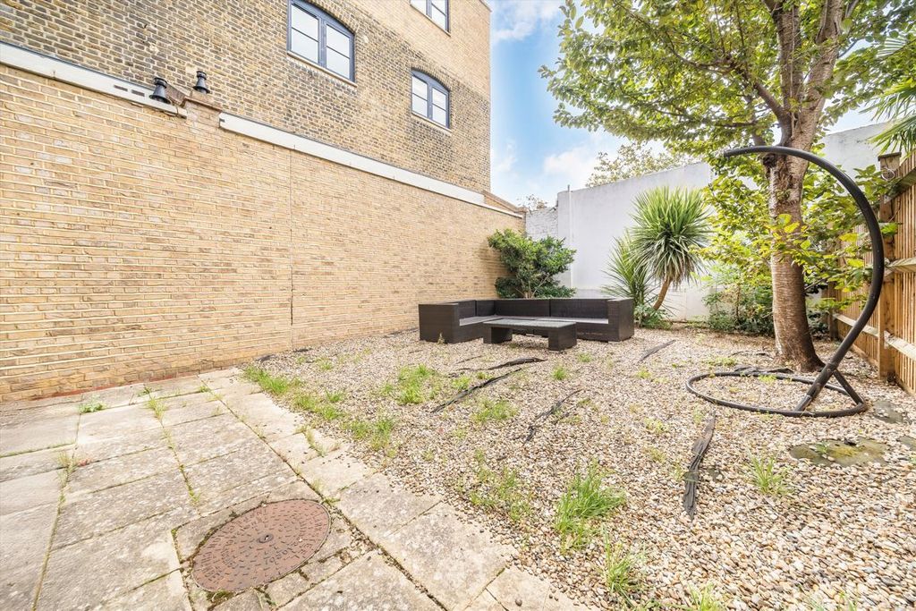 Property photo 3 of 6