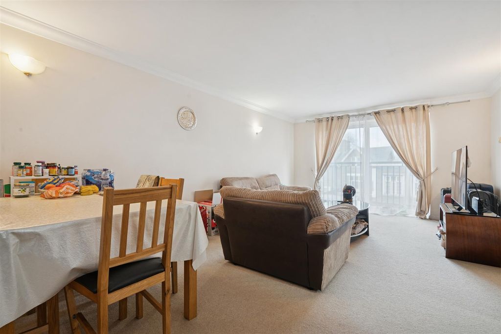 Property photo 2 of 10 Viscount Point, 199 The Broadway, Sw19 Reception 3