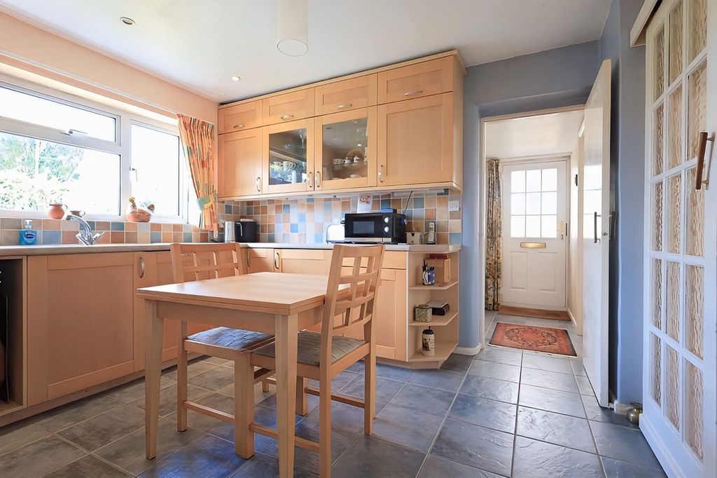 Property photo 2 of 21