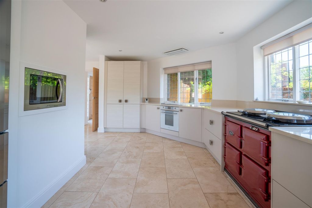 Property photo 3 of 21 15 (1 Of 1).Jpg