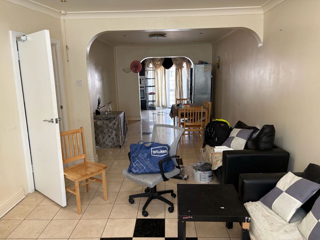 Property photo 2 of 19