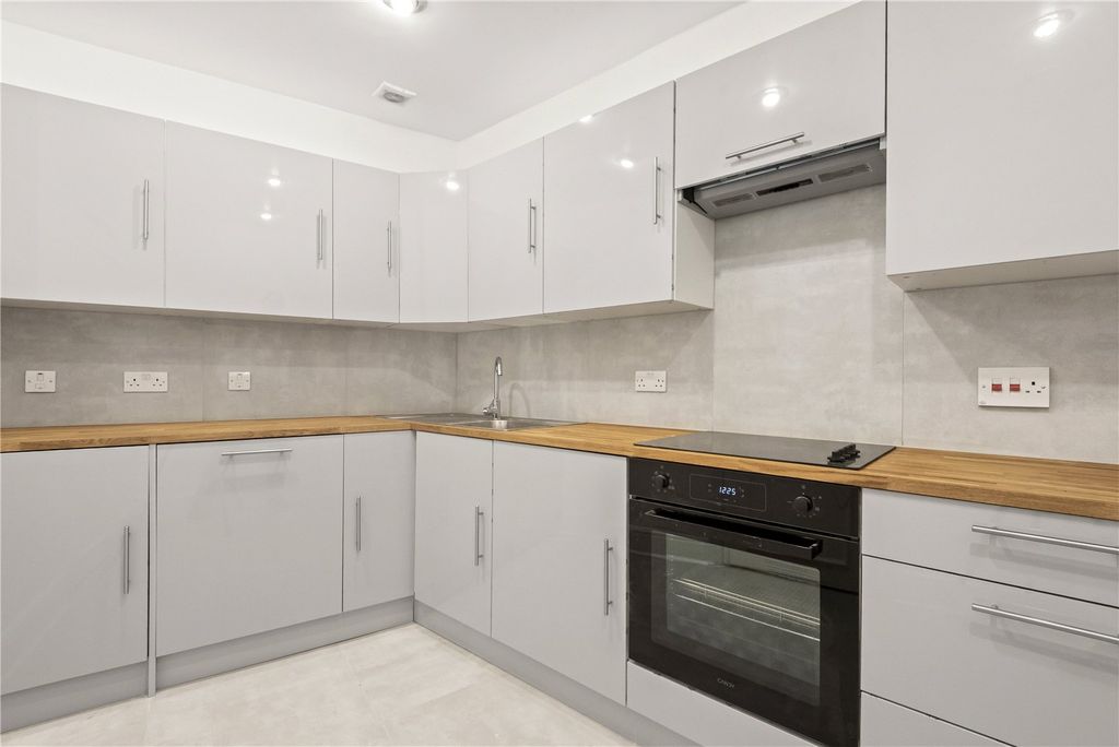 Property photo 3 of 15 Kitchen