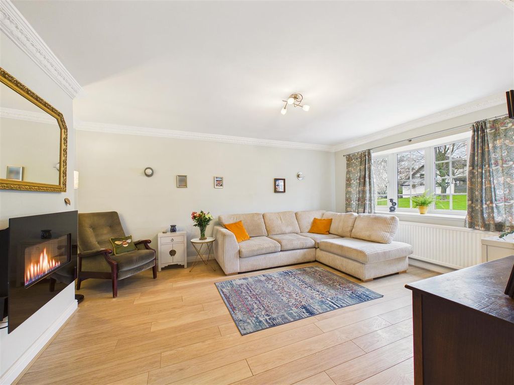 Property photo 2 of 18 Cam05193G0-Pr0118-Still003.Jpg