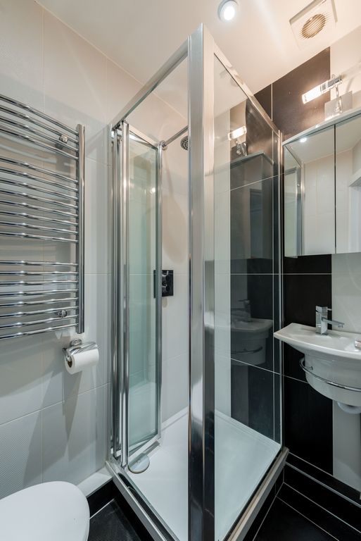 Property photo 3 of 25