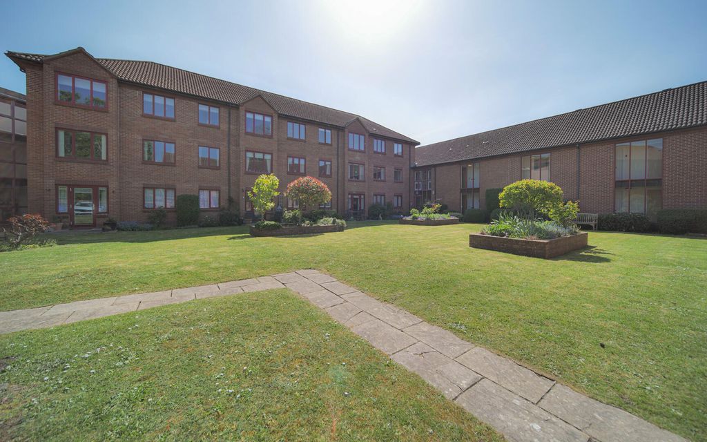 Property photo 2 of 10 Exterior