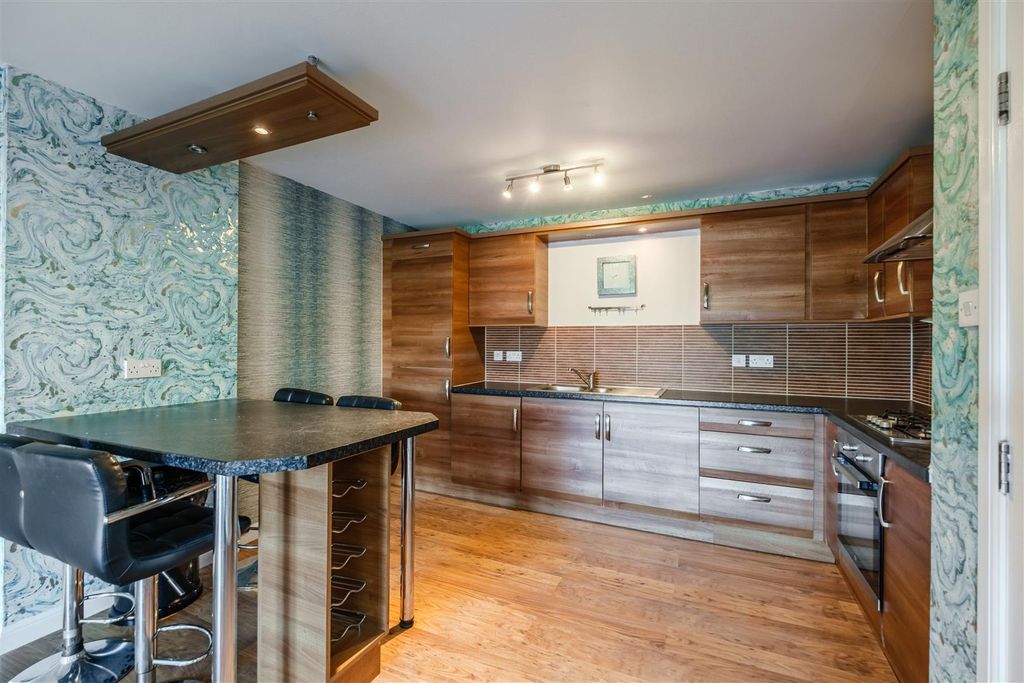 Property photo 2 of 16 Saffronhall Gardens-33.Jpg
