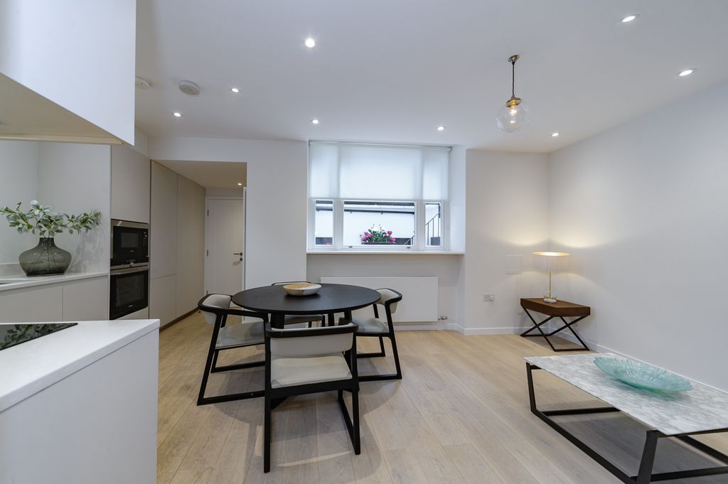 Property photo 3 of 14 Photo 12