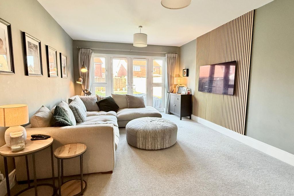 Property photo 2 of 34 Gallery