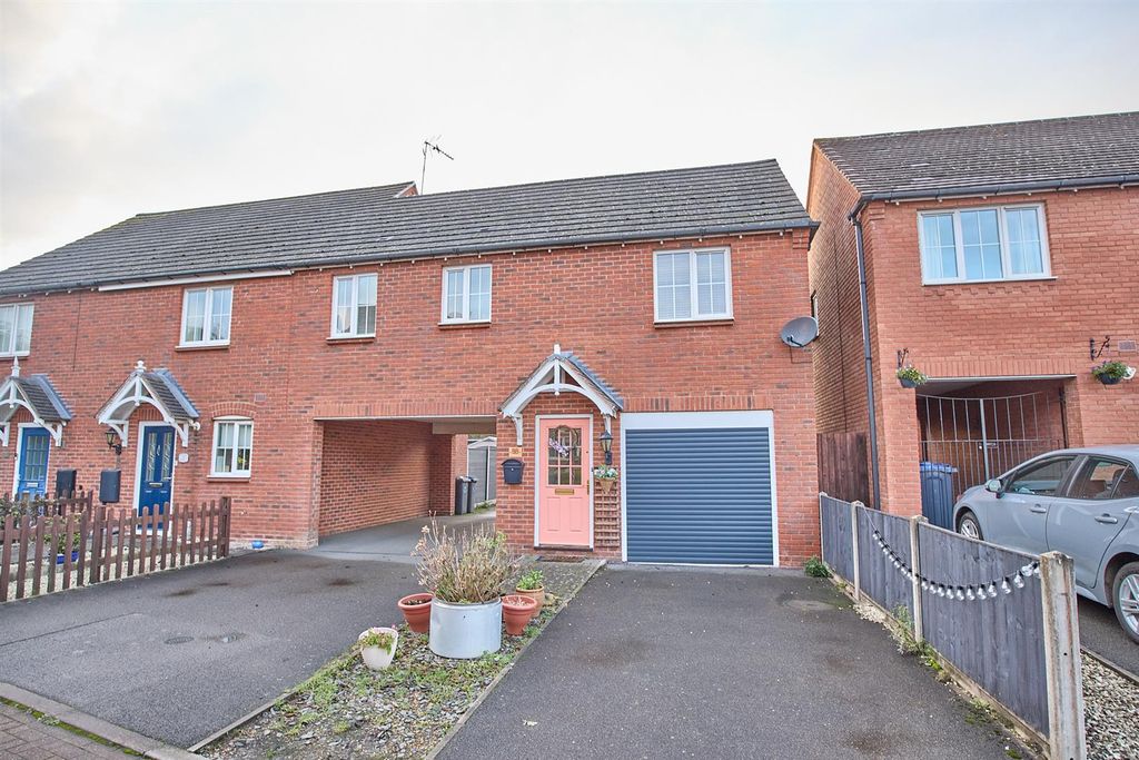 Property photo 1 of 11 Appplebees Meadow - Front .Jpg