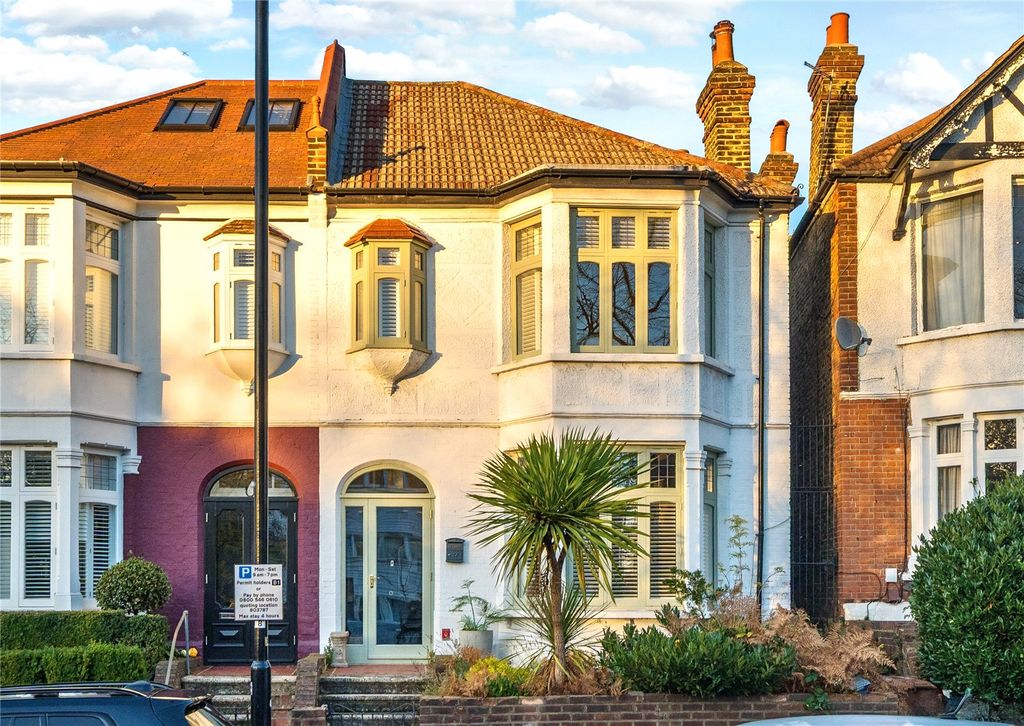 Property photo 1 of 18 External