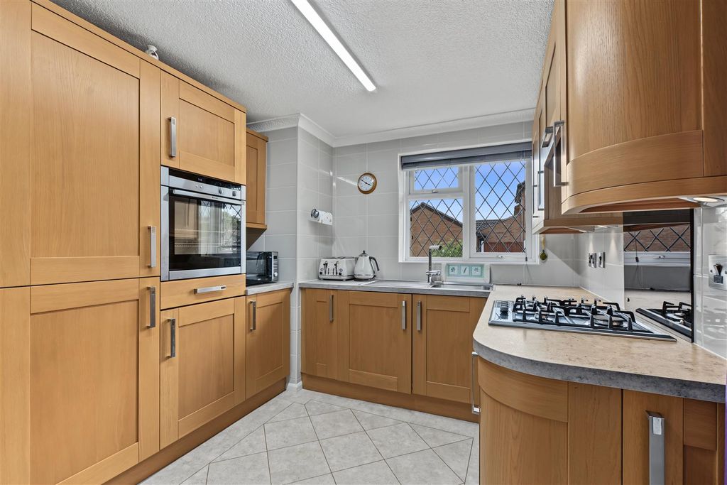 Property photo 3 of 16 Kitchen_2.Jpeg