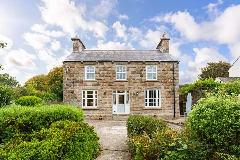 Property photo 1 of 35