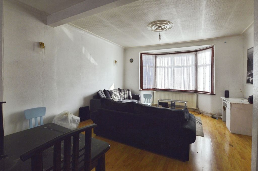 Property photo 3 of 10 Pbox-Img.Jpg