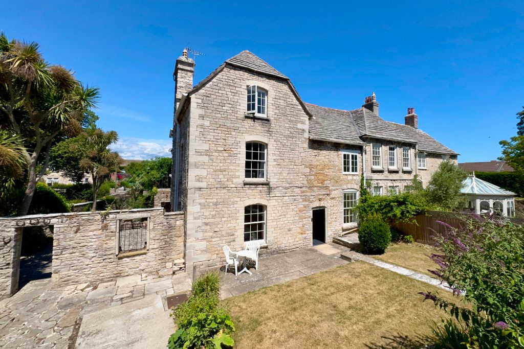 Property photo 3 of 19 Swanwic House