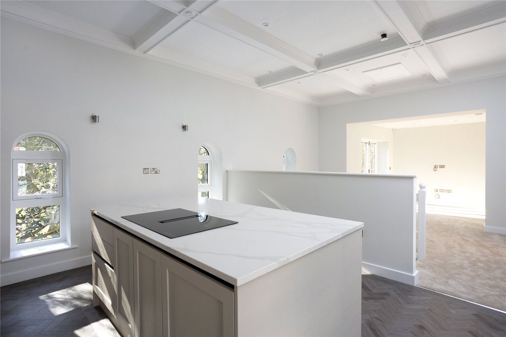Property photo 1 of 14 Kitchen/ Living