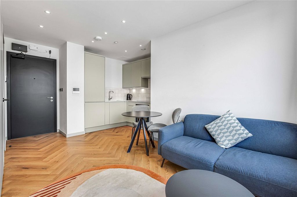 Property photo 2 of 14 Reception Room