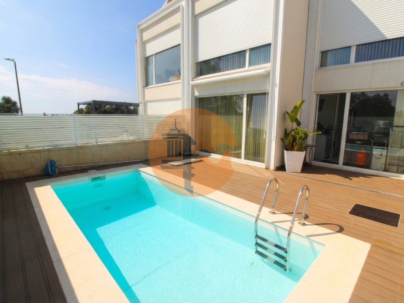 Property photo 1 of 61