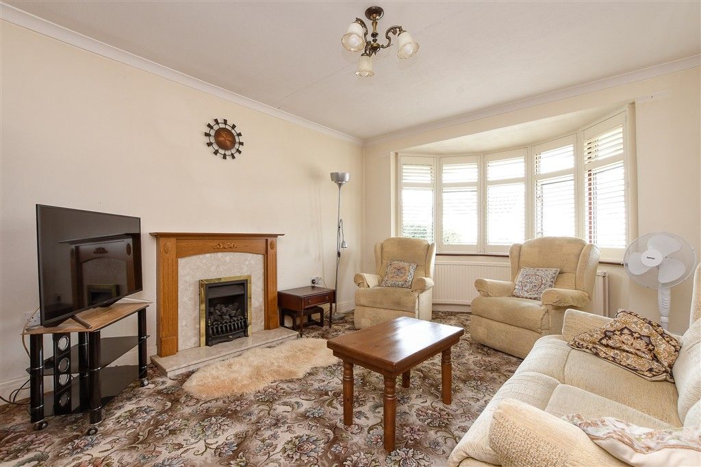Property photo 2 of 11 Living Room