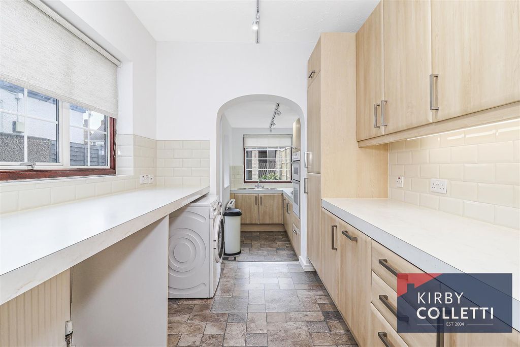 Property photo 3 of 14 Kitchen